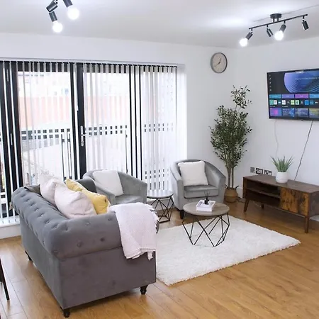 Apartment Modern 2-bed, With Free Parking Birmingham