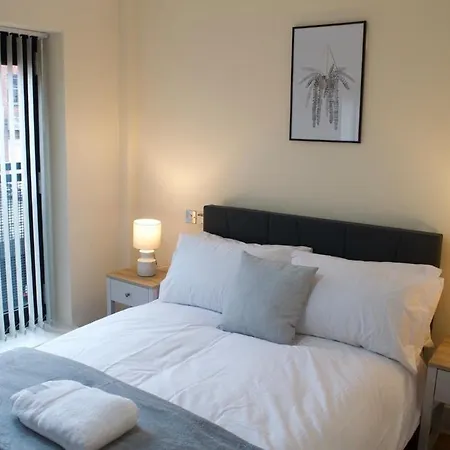 Apartment Modern 2-bed, With Free Parking Birmingham